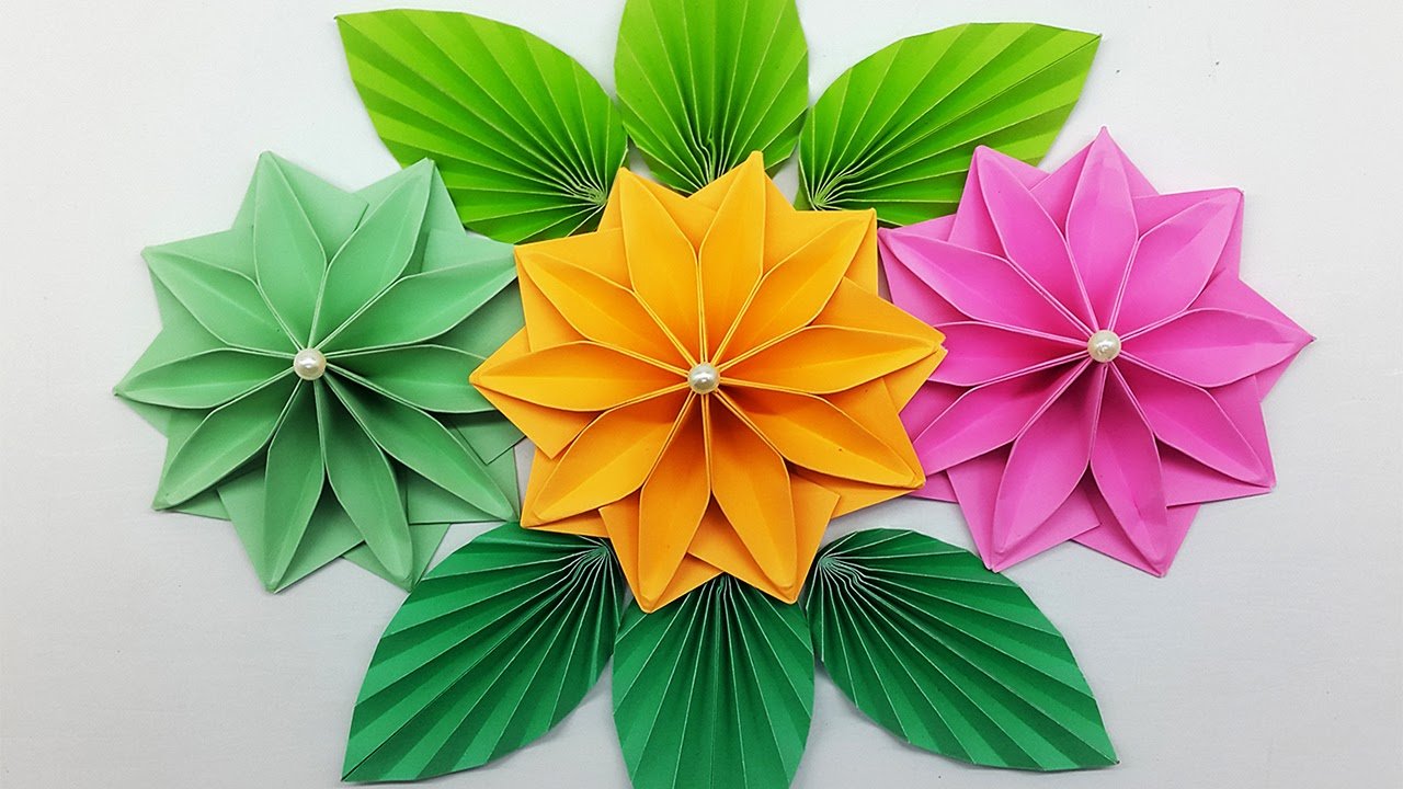 Оригами красивый цветок. Цветы из цветной бумаги. Origami scetok. Поделки из бумаги цветы. Красивые цветы из цветной бумаги.